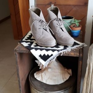 NWOT DV Suede Taupe Lace-Up Booties